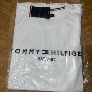 Tommy Hilfiger Embroidered Tommy Logo T-Shirt